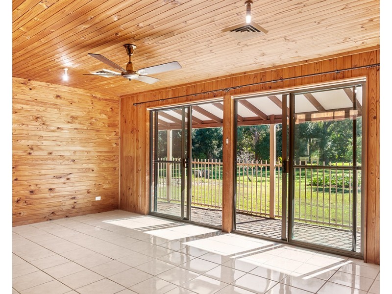 1 Recluse Place, Salt Ash NSW 2318