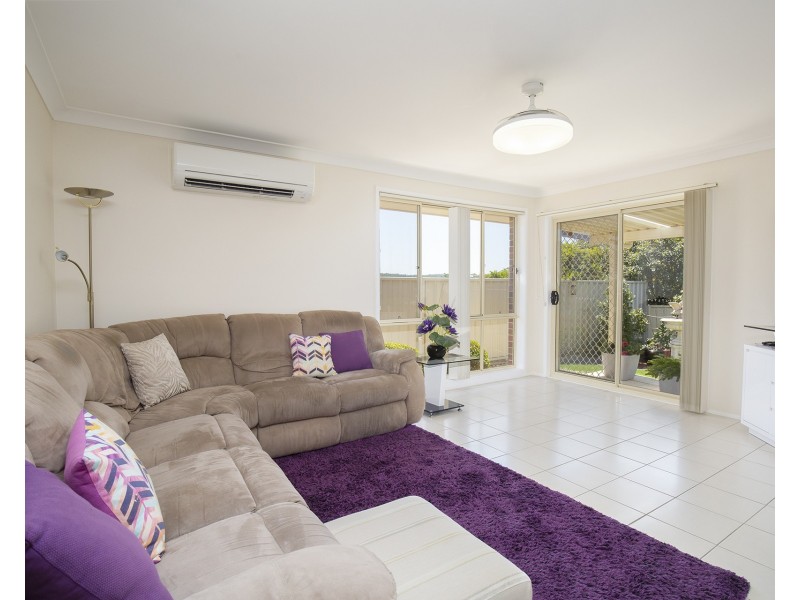 17 Araminta Chase, Cameron Park NSW 2285