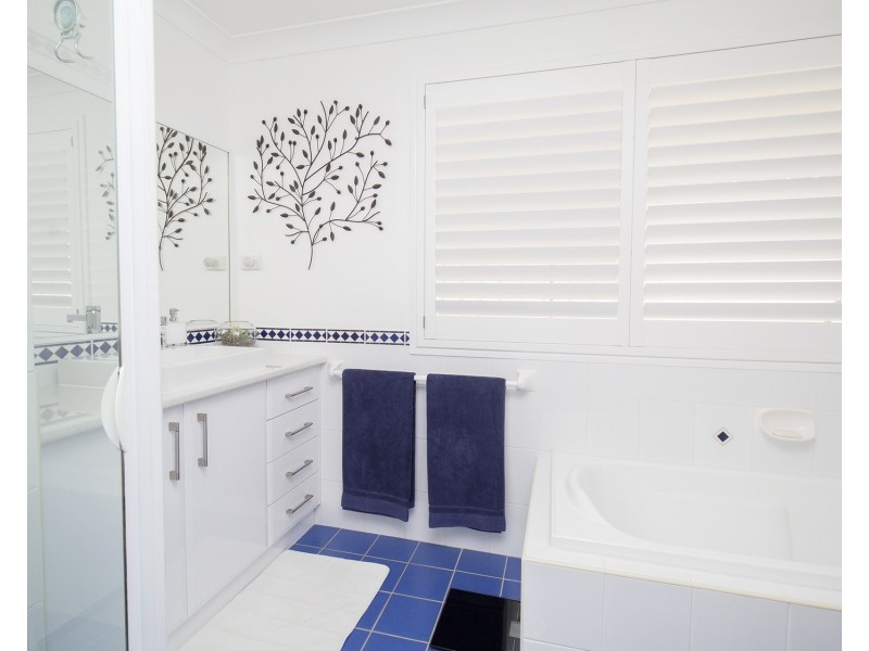 17 Araminta Chase, Cameron Park NSW 2285