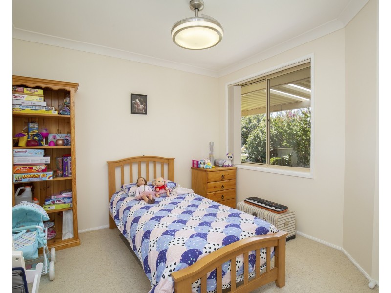 17 Araminta Chase, Cameron Park NSW 2285