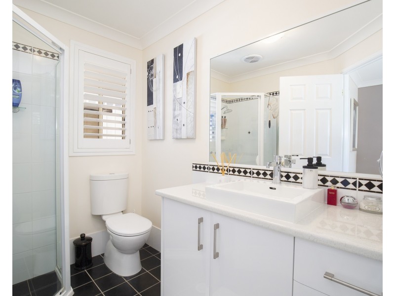 17 Araminta Chase, Cameron Park NSW 2285