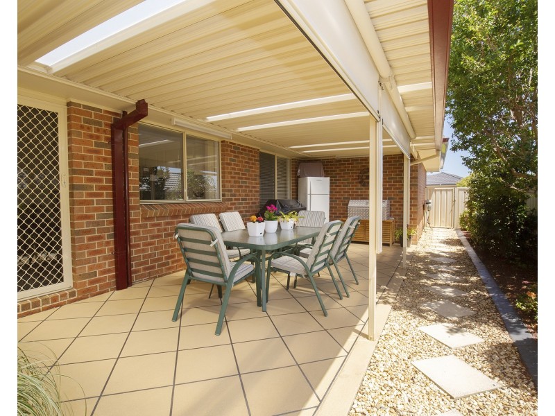 17 Araminta Chase, Cameron Park NSW 2285