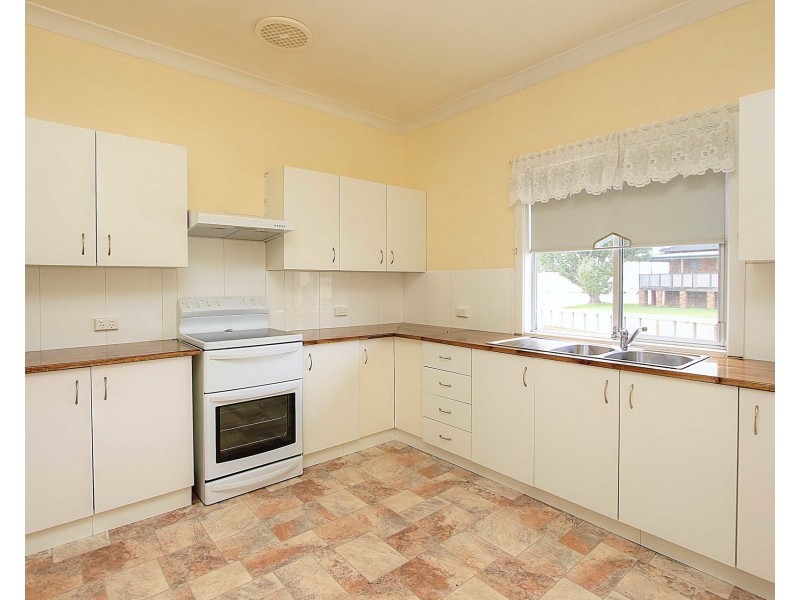 28 Anzac Parade, Teralba NSW 2284