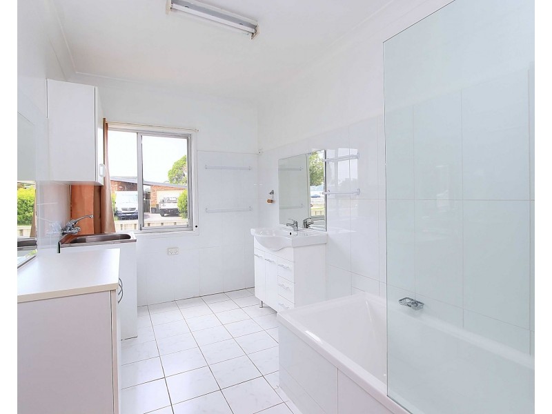 28 Anzac Parade, Teralba NSW 2284