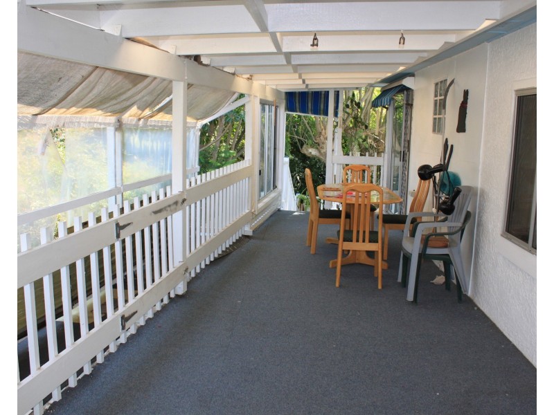 49 Middle Point Road, Bolton Point NSW 2283