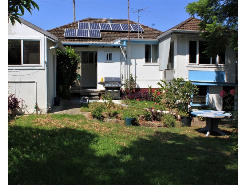 49 Middle Point Road, Bolton Point NSW 2283