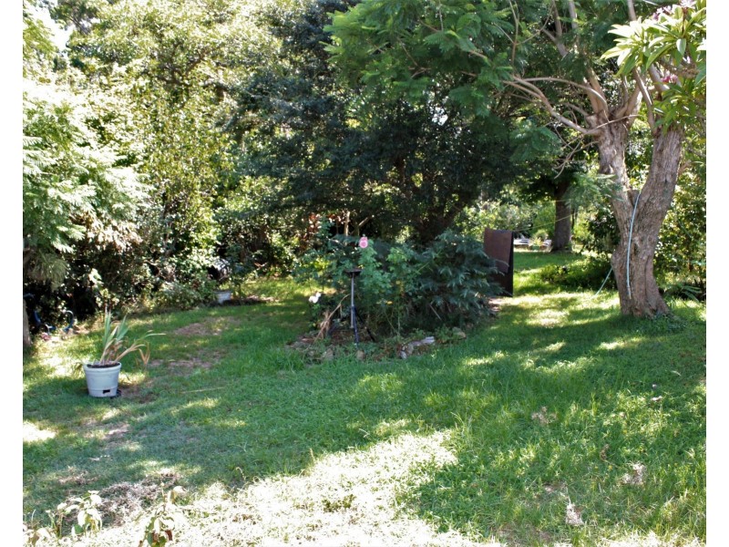49 Middle Point Road, Bolton Point NSW 2283