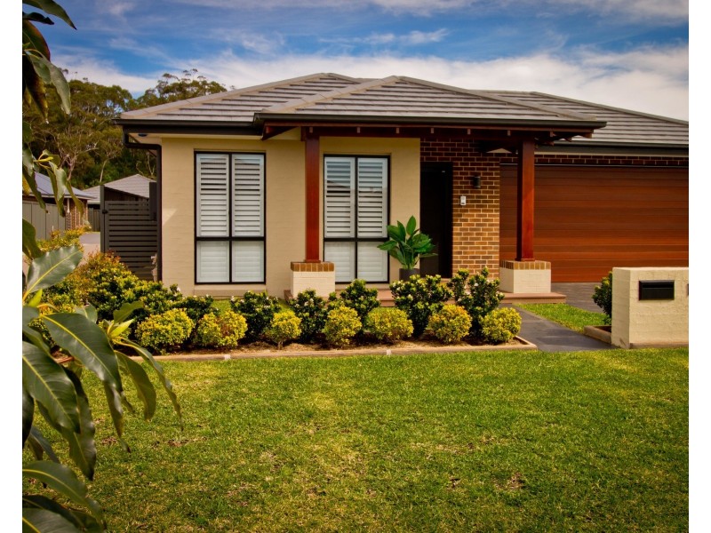 17 Sandcastle Street, Fern Bay NSW 2295
