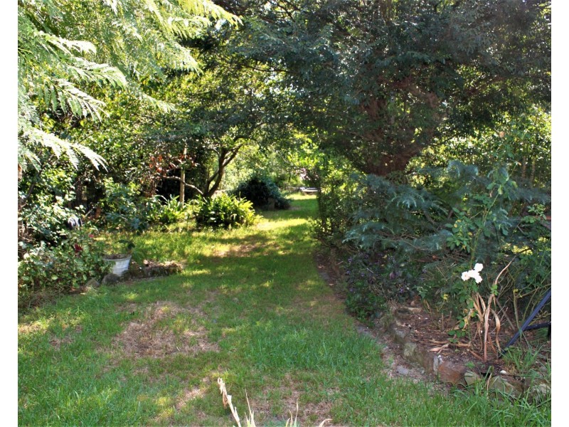 49 Middle Point Road, Bolton Point NSW 2283