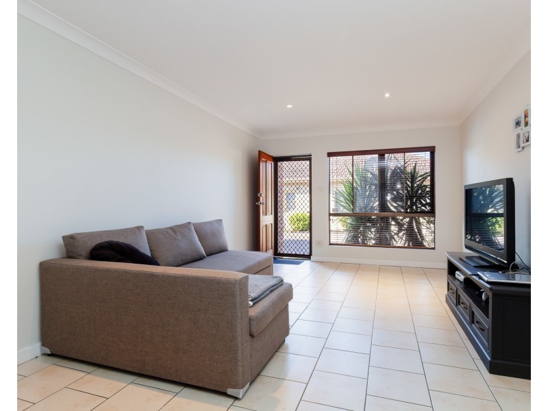 2/103 Brunker Road, Adamstown NSW 2289