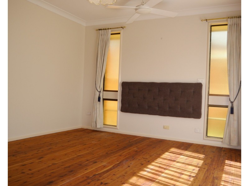 55 Moruya Parade, Kotara South NSW 2289