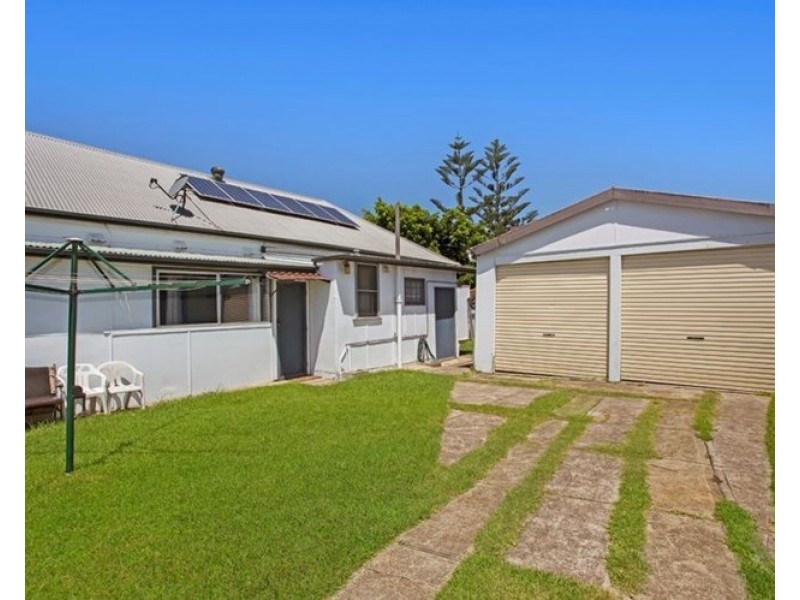 2/4 Samdon Street, Hamilton NSW 2303