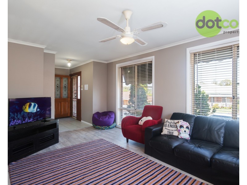 24 Springvale Circuit, Cameron Park NSW 2285