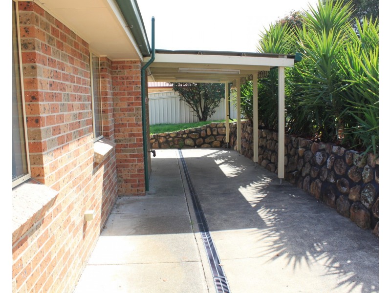 24 Springvale Circuit, Cameron Park NSW 2285