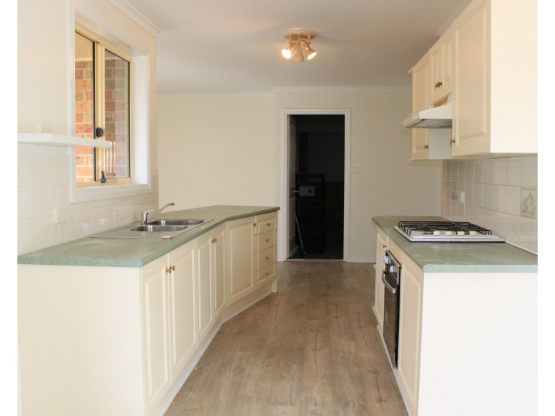 24 Springvale Circuit, Cameron Park NSW 2285