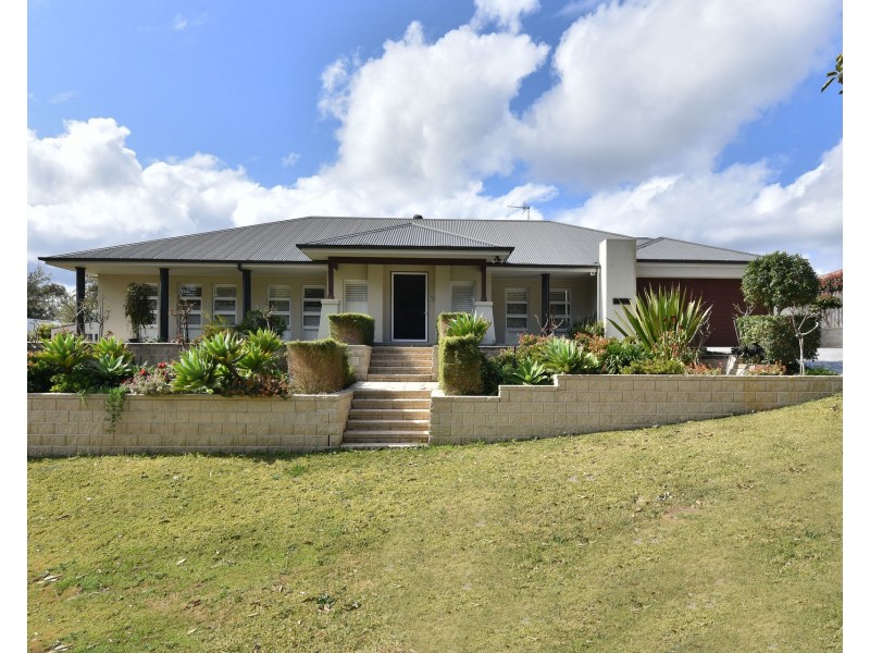 15 Greendale Drive, Cooranbong NSW 2265