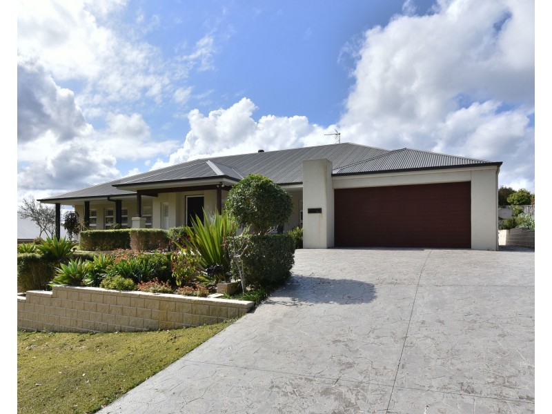15 Greendale Drive, Cooranbong NSW 2265