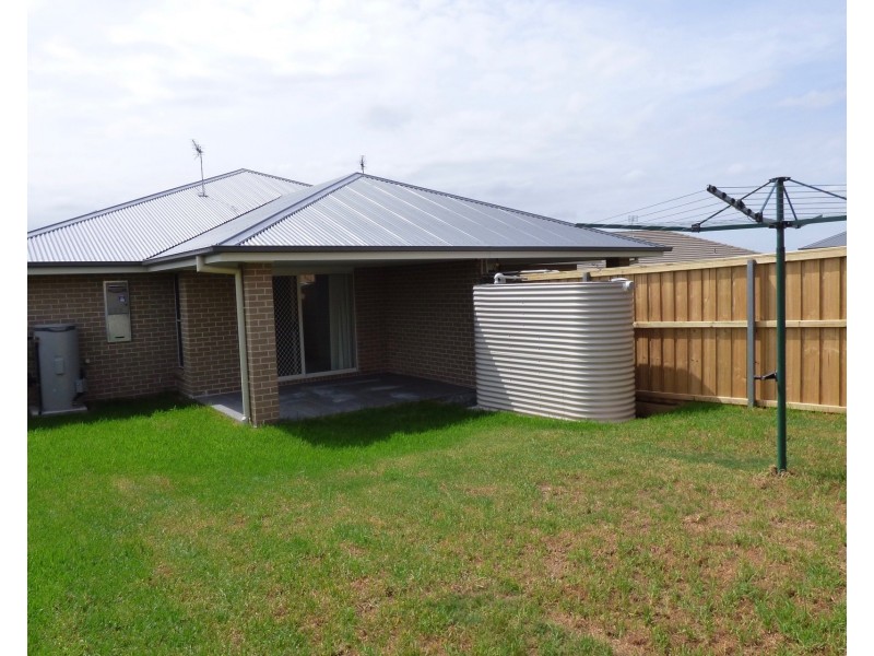 8 Koba Street, Fletcher NSW 2287