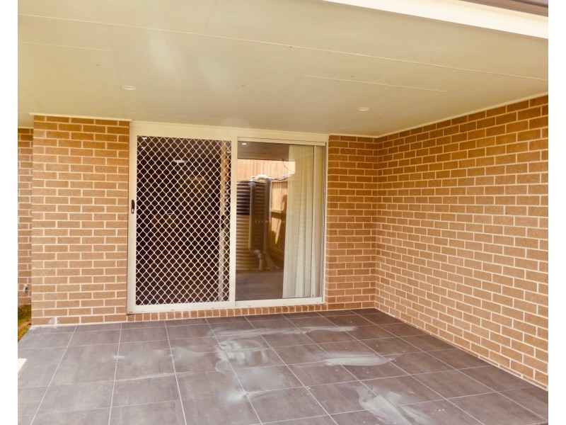 8 Koba Street, Fletcher NSW 2287