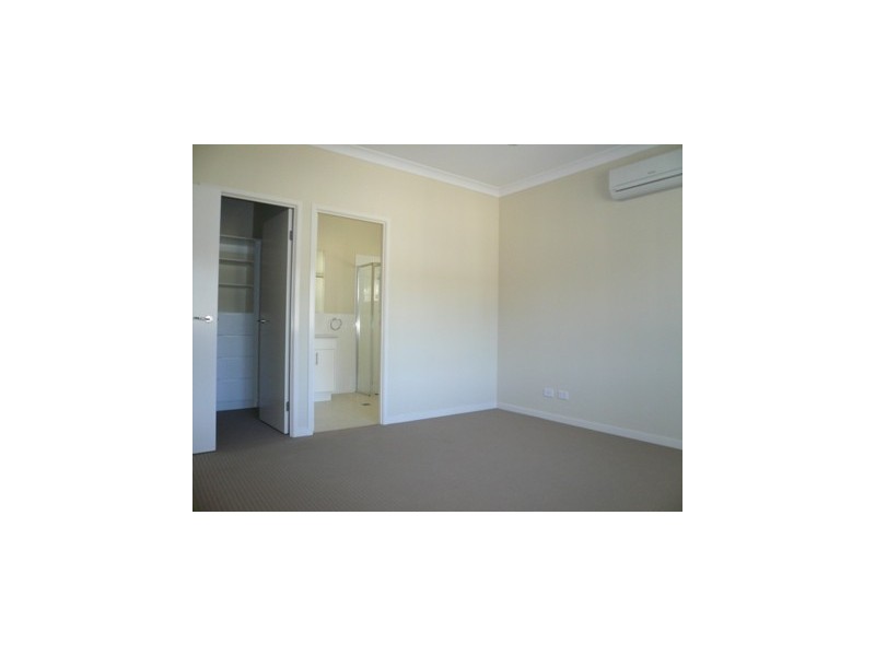 Flinders View QLD 4305