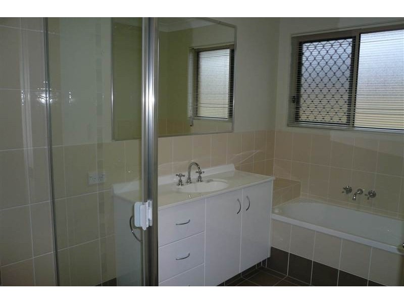 Flinders View QLD 4305