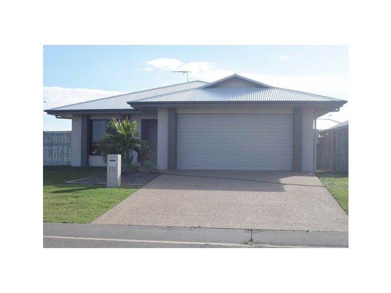 Bushland Beach QLD 4818