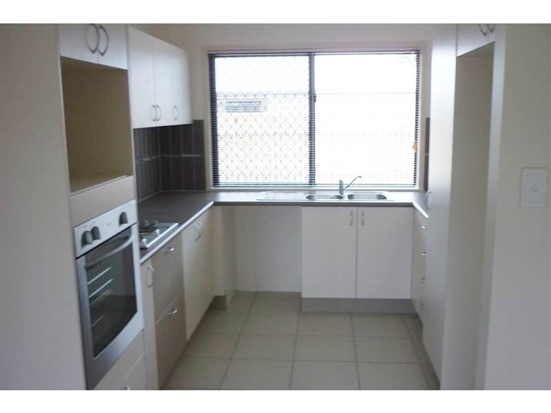 Bushland Beach QLD 4818