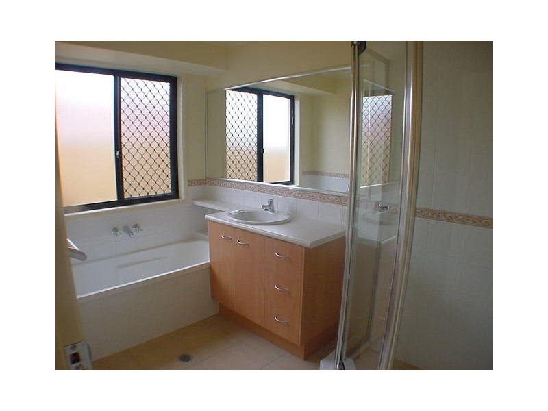 Seventeen Mile Rocks QLD 4073