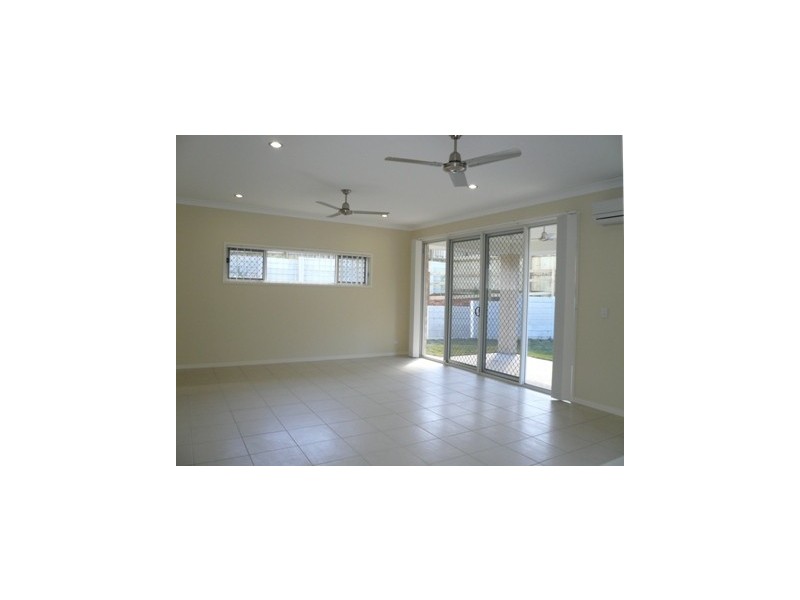 Flinders View QLD 4305
