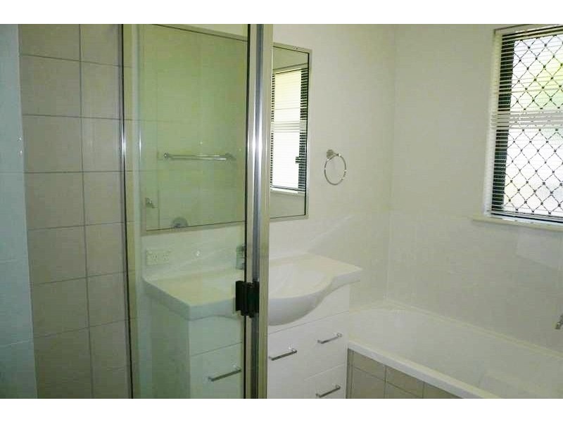 Bentley Park QLD 4869