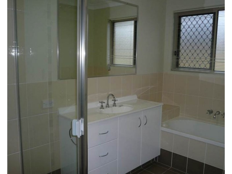 Flinders View QLD 4305