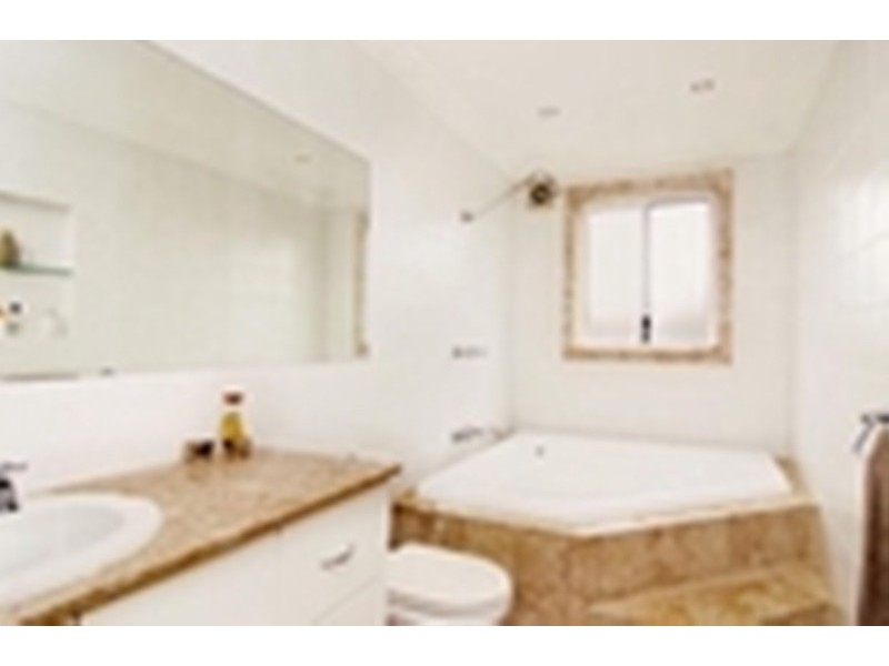 Unit 4/119 Ocean Street, Narrabeen NSW 2101