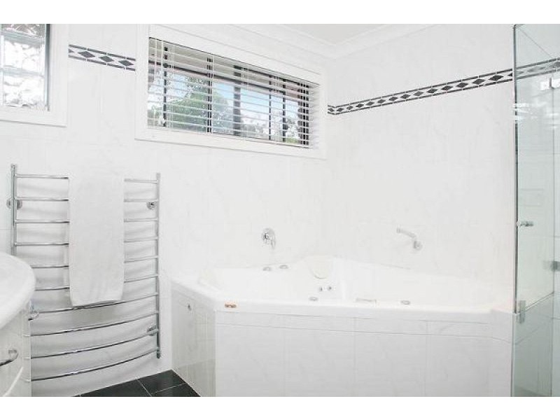 10 Koorangi Avenue, Elanora Heights NSW 2101