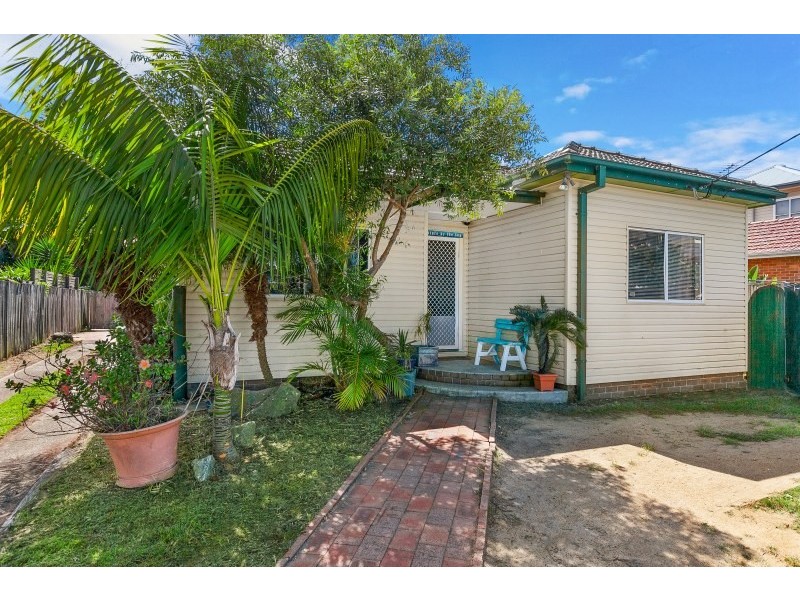 18 Windsor Parade, North Narrabeen NSW 2101