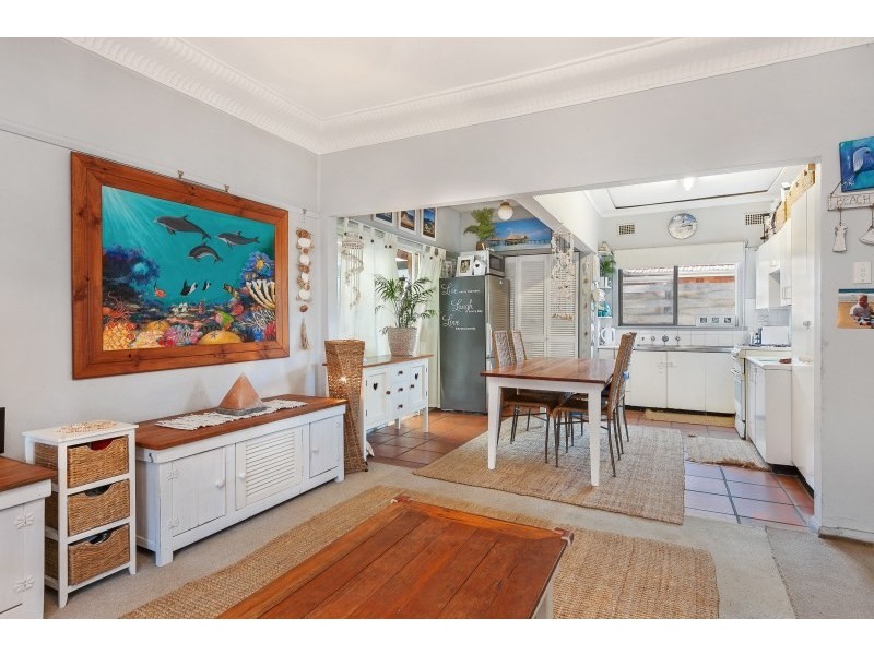 18 Windsor Parade, North Narrabeen NSW 2101