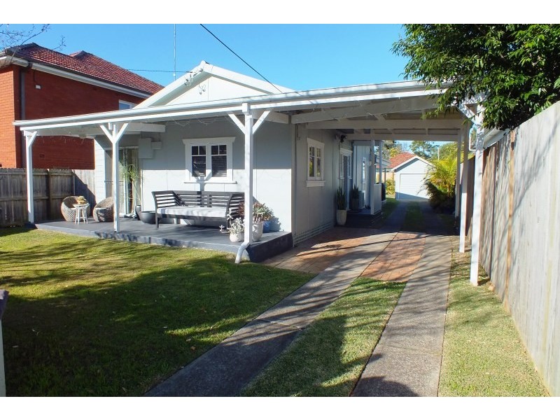 35 Gondola Road, North Narrabeen NSW 2101