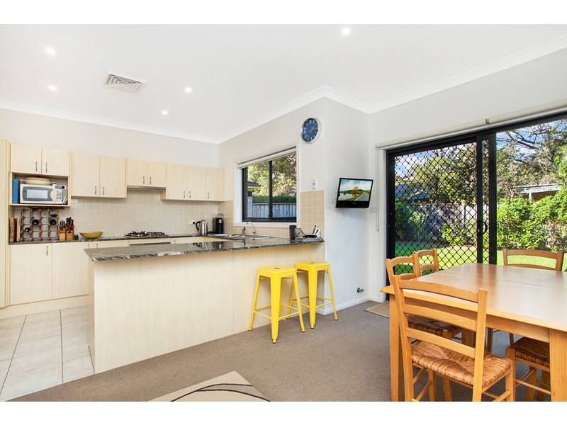 8 Banksia Parade, Warriewood NSW 2102