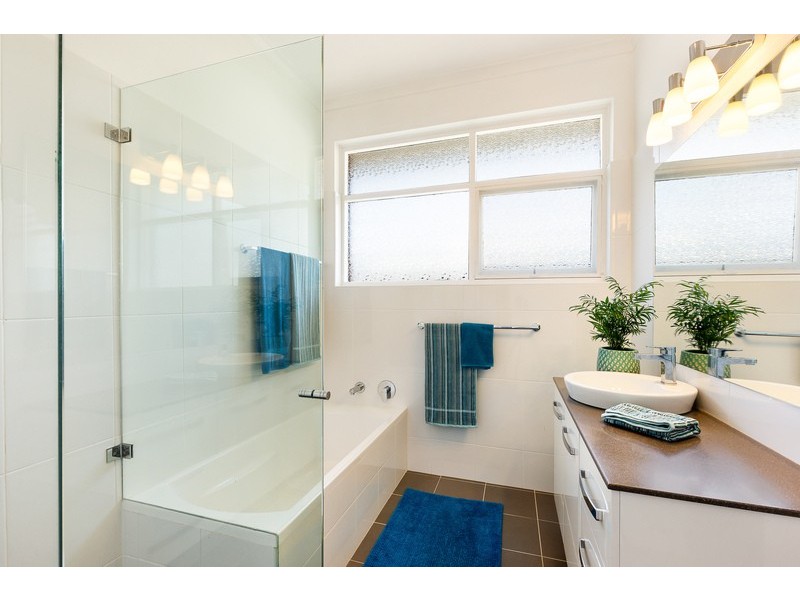 2 Lumeah Avenue, Elanora Heights NSW 2101