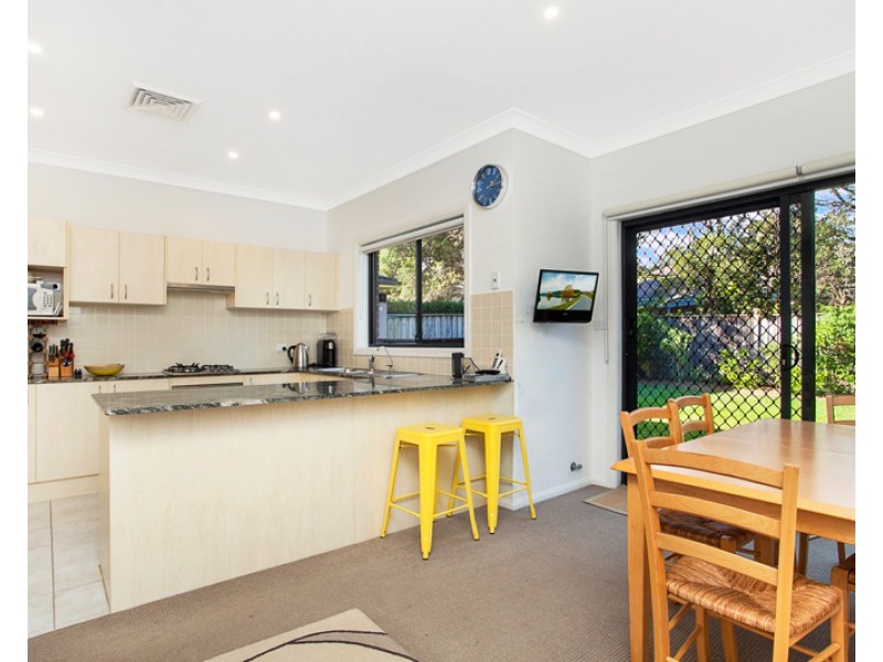 8 Banksia Parade, Warriewood NSW 2102