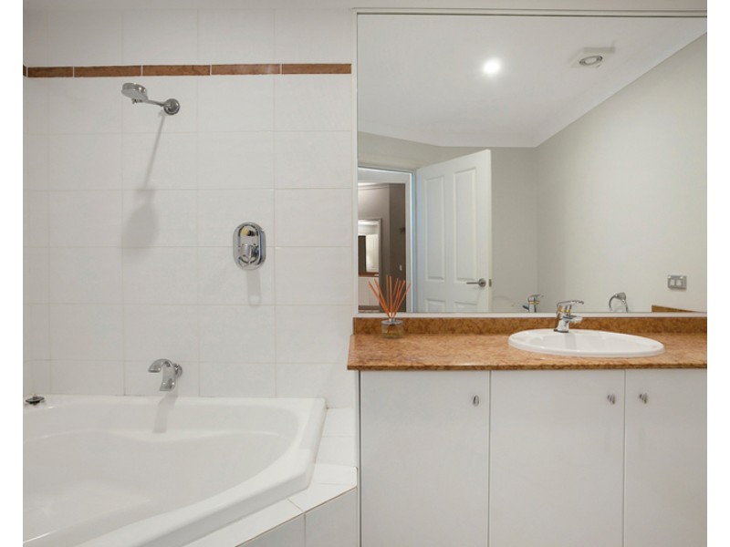 4/120 Narrabeen Park Parade, Warriewood NSW 2102