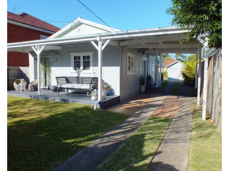 35 Gondola Road, North Narrabeen NSW 2101