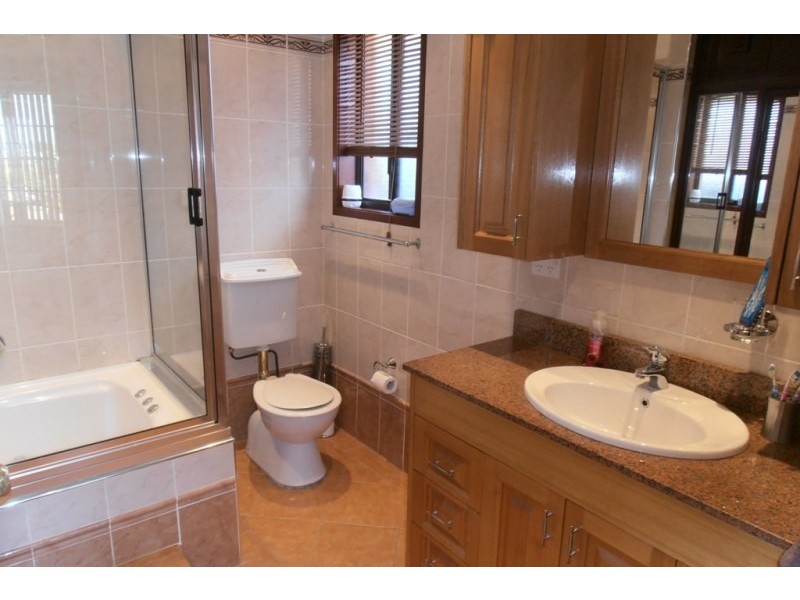 16 Tanami Place, Bow Bowing NSW 2566