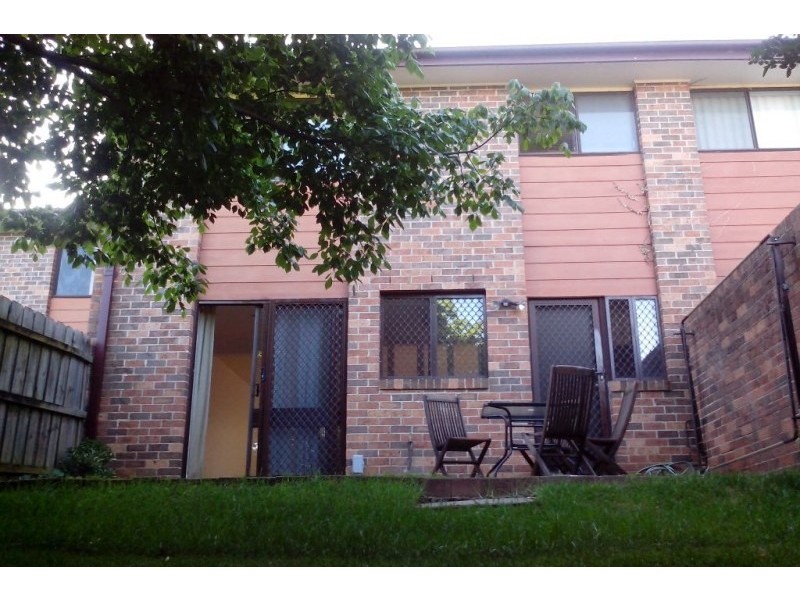 14/6 Jacquinot Place, Glenfield NSW 2167