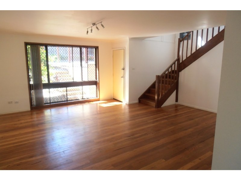 14/6 Jacquinot Place, Glenfield NSW 2167