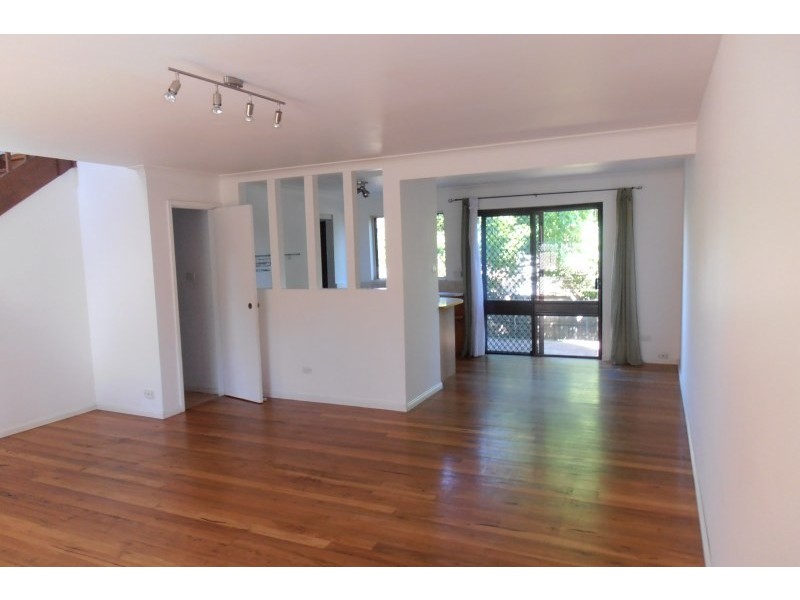 14/6 Jacquinot Place, Glenfield NSW 2167