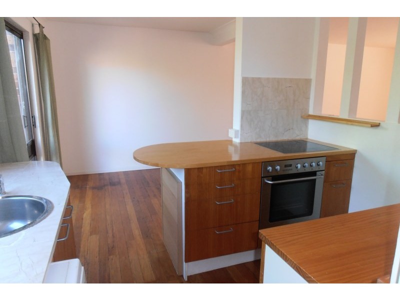 14/6 Jacquinot Place, Glenfield NSW 2167