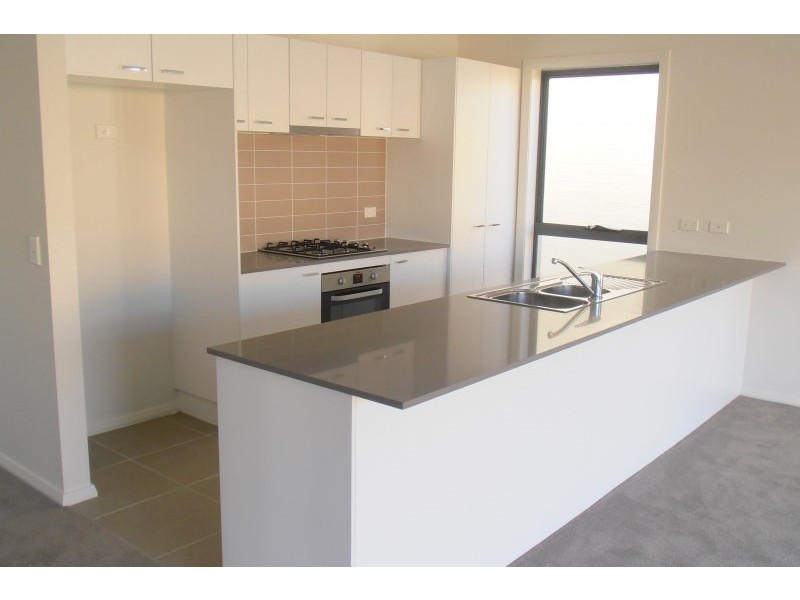 2 Brothers Lane, Glenfield NSW 2167