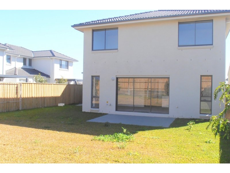 2 Brothers Lane, Glenfield NSW 2167