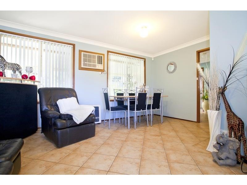 6 Kemp Place, Minto NSW 2566