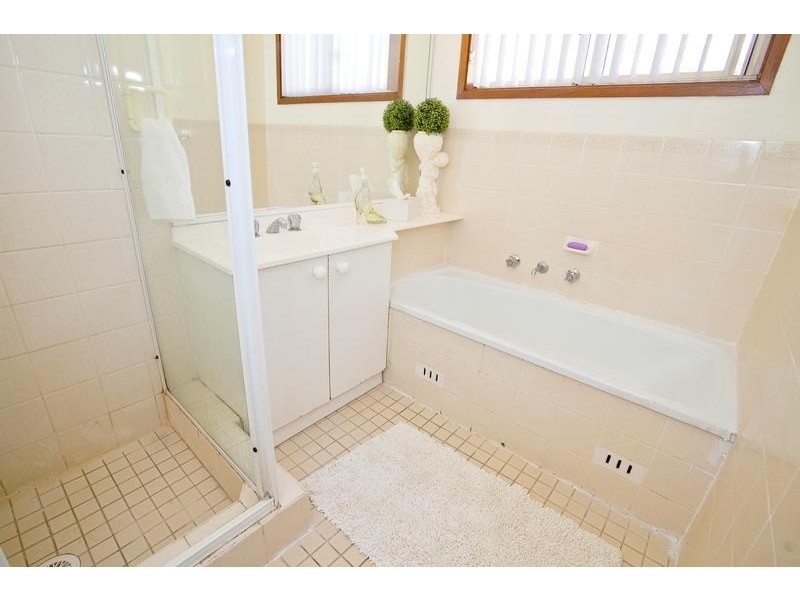 6 Kemp Place, Minto NSW 2566